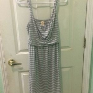 Faded Glory White and Grey Striped Midlength Dress